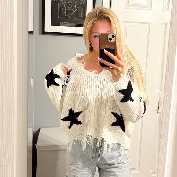 Polly & Esther Sweaters - Polly & Esther White & Black Star Fringe Sweater